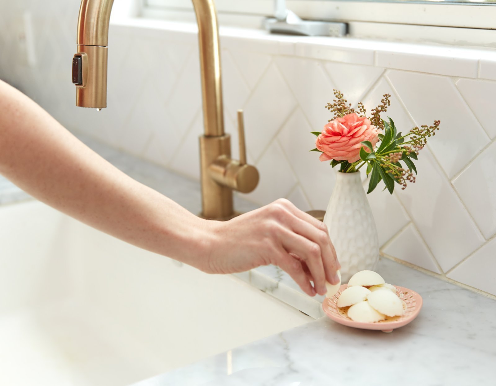 Deep Clean Your Garbage Disposal: Quick & Easy Tip